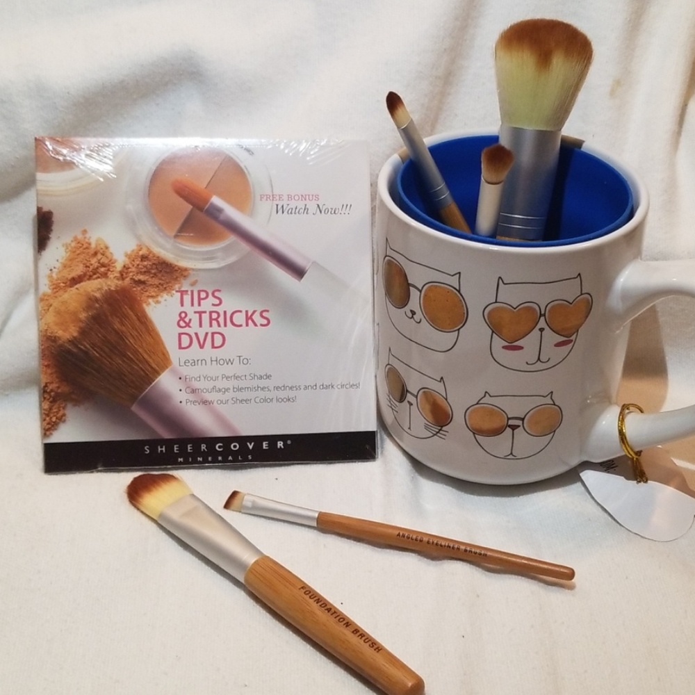 Sheer cover Minerals makeup DVD